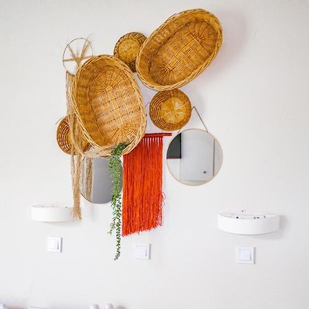 Bob'S Apartments Толон Екстериор снимка