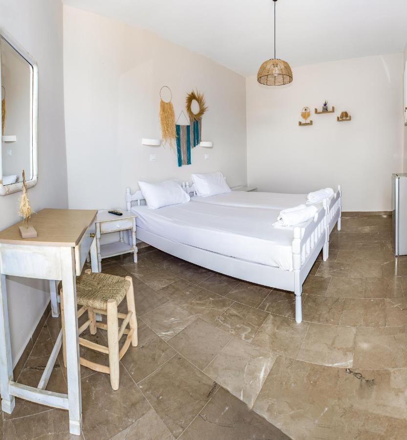 Bob'S Apartments Толон Екстериор снимка