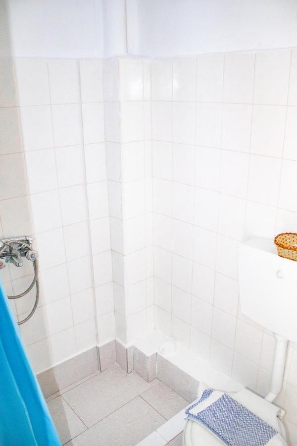 Bob'S Apartments Толон Екстериор снимка